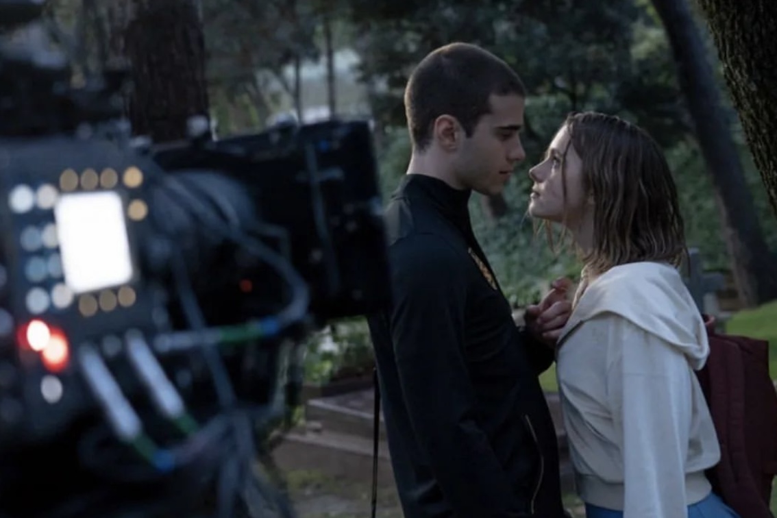 隔窗恋爱剧照的剧照