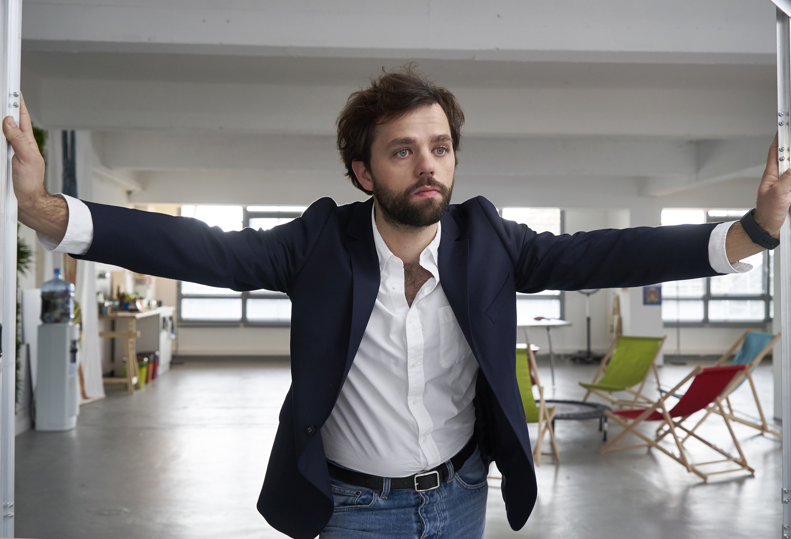 两个阿尔弗雷德剧照的剧照