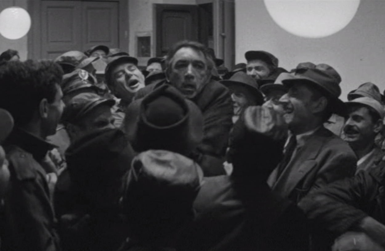 贵妇还乡剧照的剧照