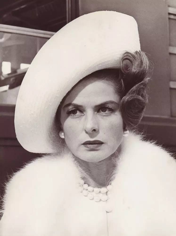 贵妇还乡剧照的剧照