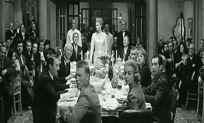 贵妇还乡剧照的剧照