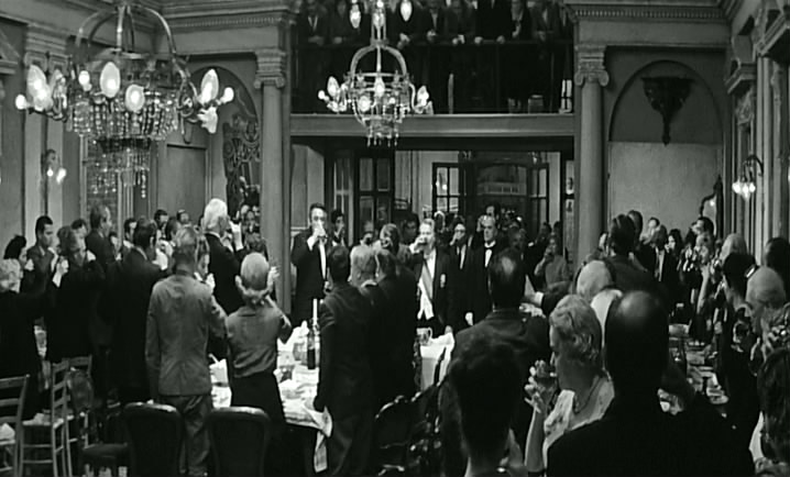 贵妇还乡剧照的剧照