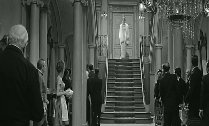 贵妇还乡剧照的剧照