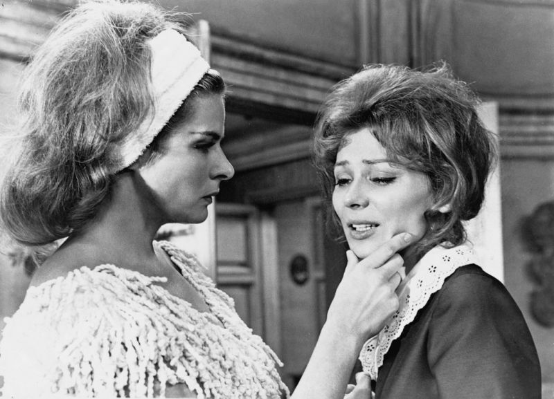 贵妇还乡剧照的剧照