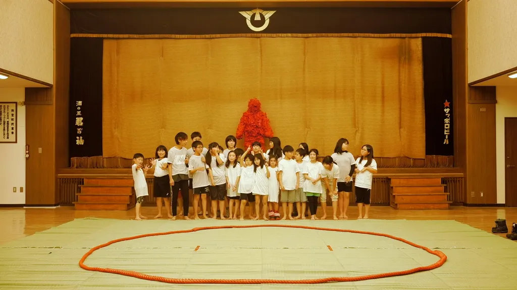 斜里剧照的剧照