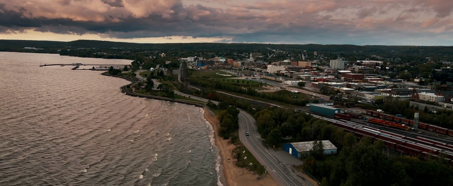 莱克伍德剧照的剧照