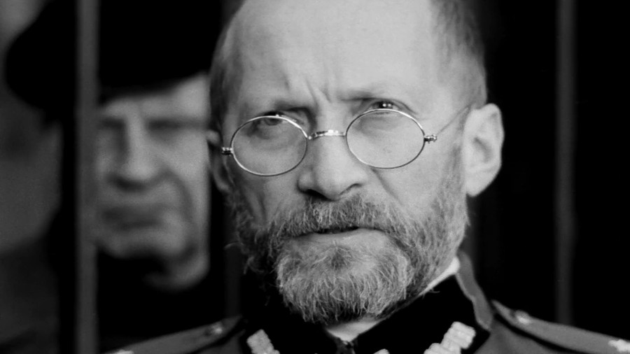 科扎克医生剧照的剧照