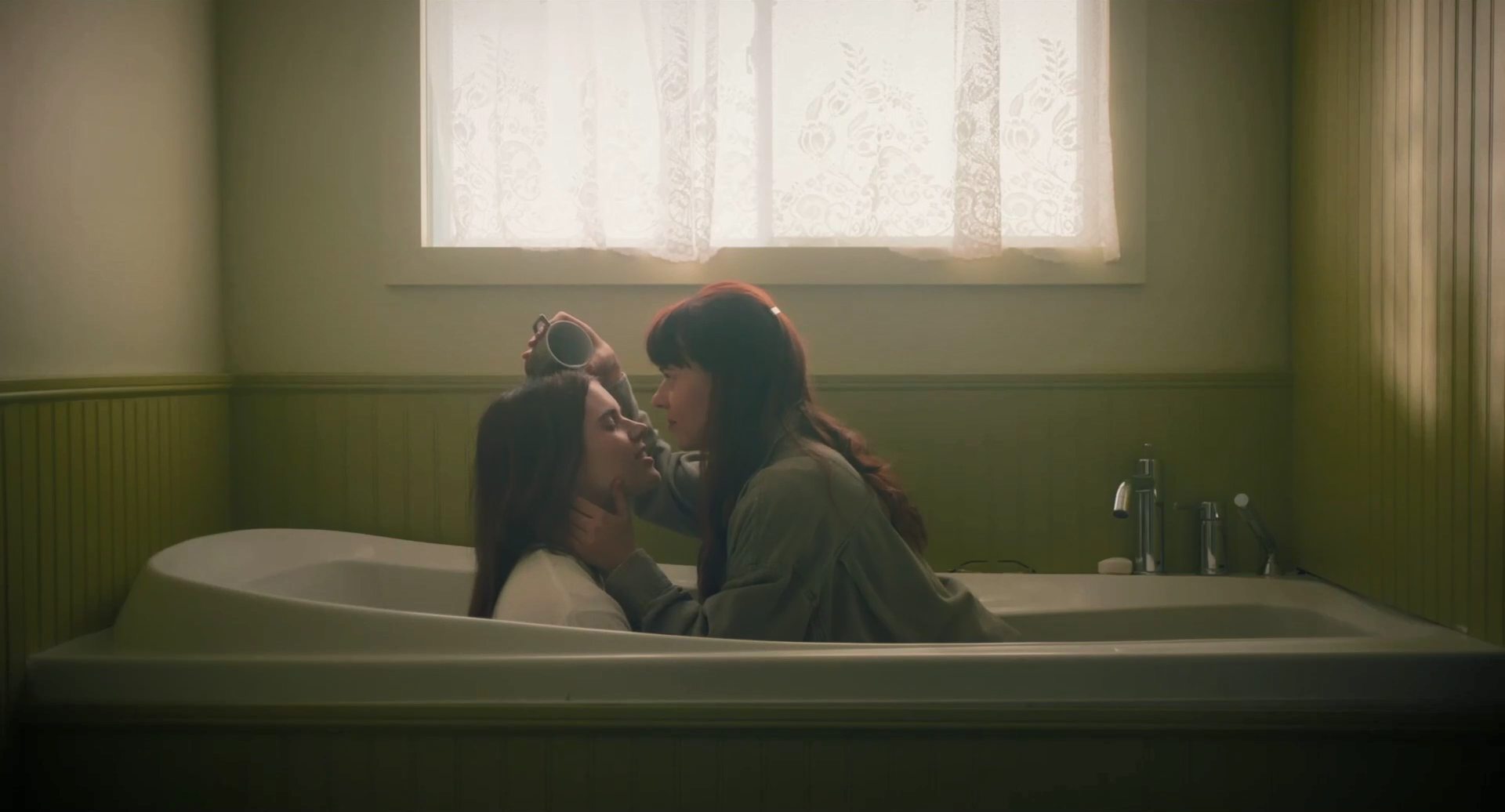 唯爱永存剧照的剧照