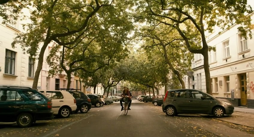 受到诱惑的女人剧照的剧照