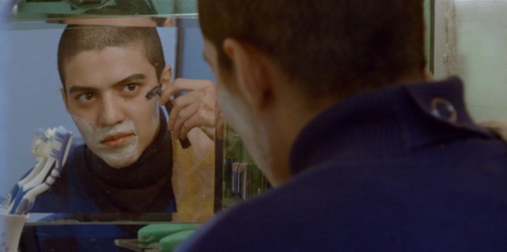 镜中自己剧照的剧照