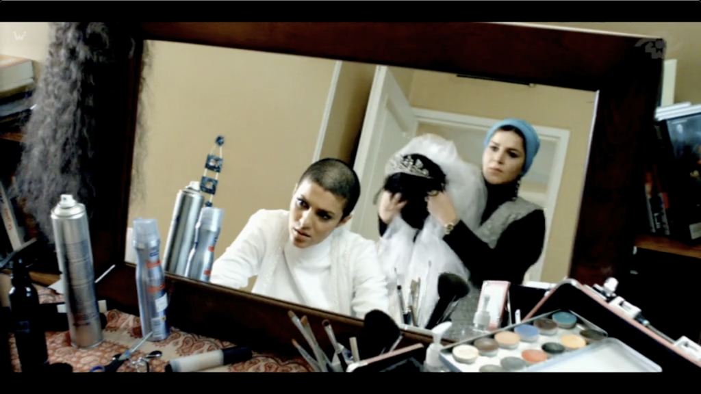 镜中自己剧照的剧照