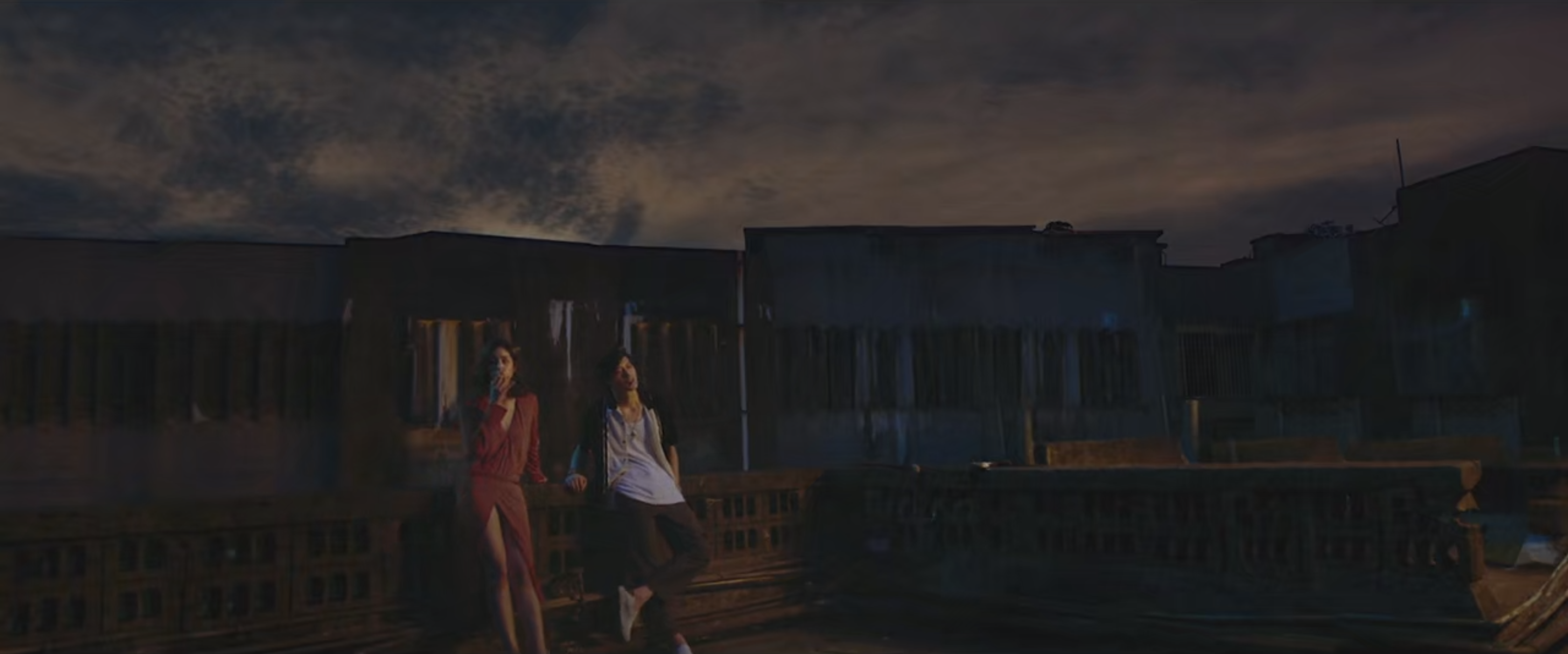 不想一个人剧照的剧照