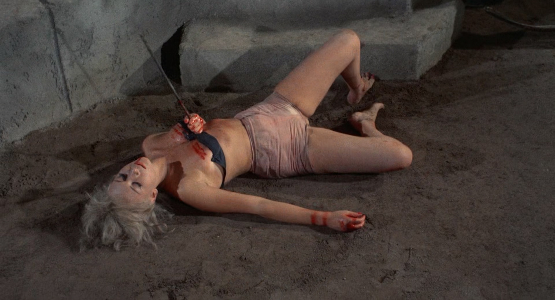 惨杀古城剧照的剧照