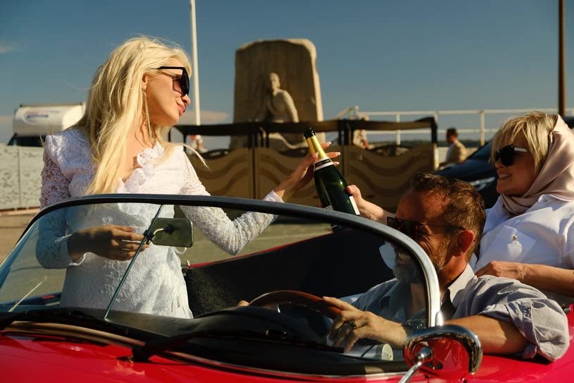 迪拜的女孩剧照的剧照