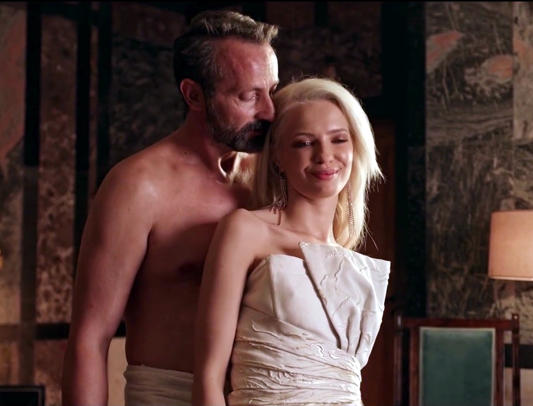 迪拜的女孩剧照的剧照