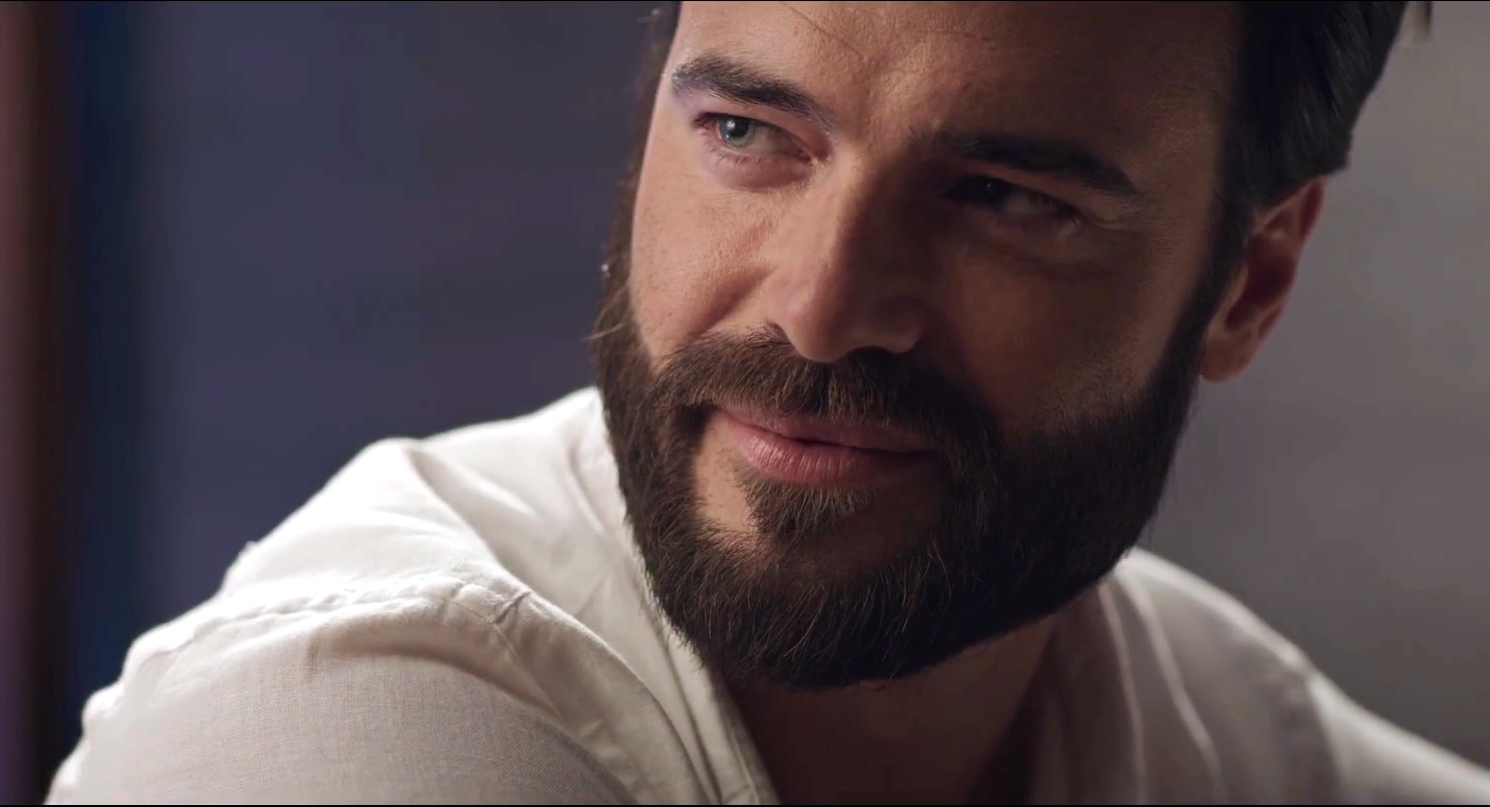 迪拜的女孩剧照的剧照