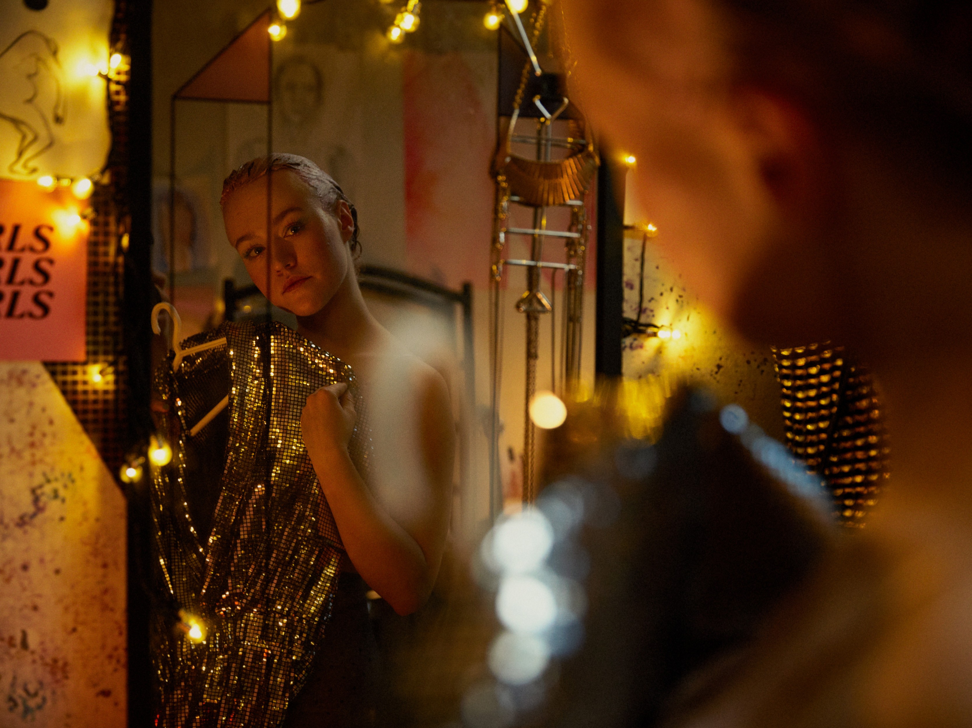 女孩画像剧照的剧照