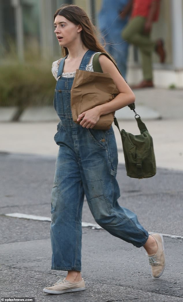 沼泽深处的女孩剧照的剧照