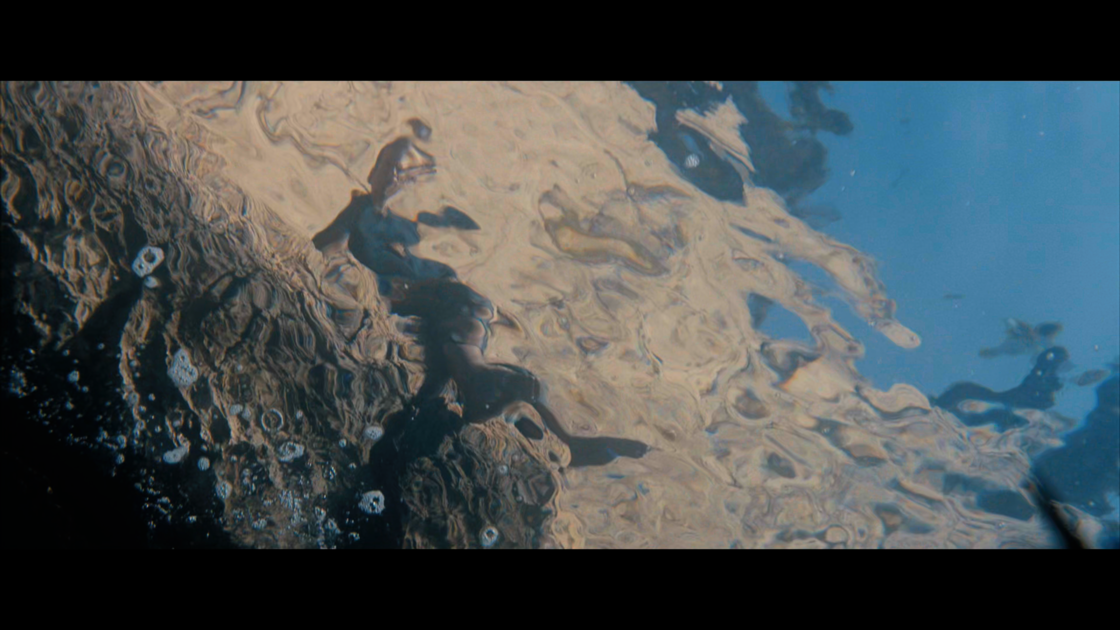 窒恋剧照的剧照