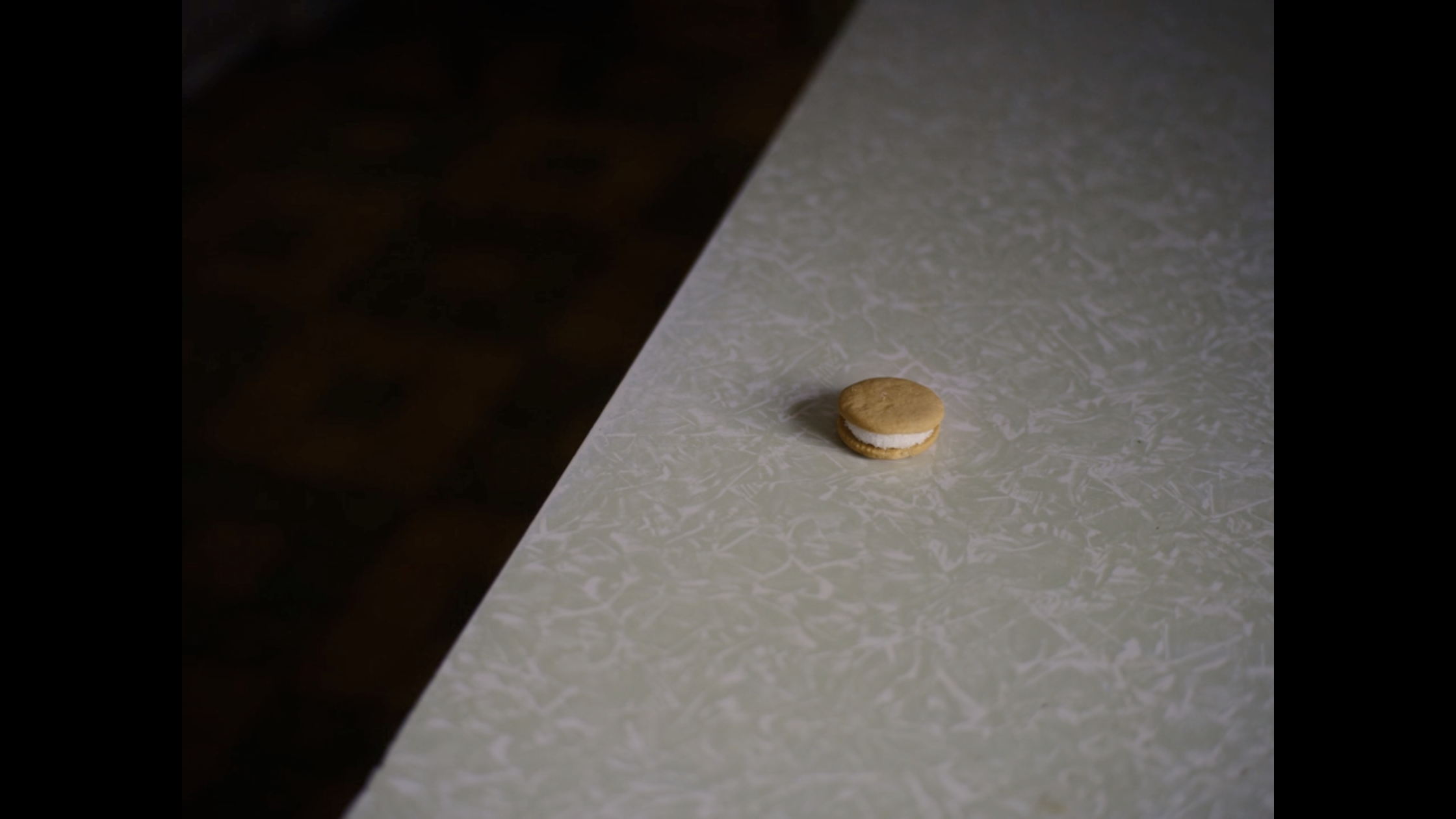 安静的女孩剧照的剧照