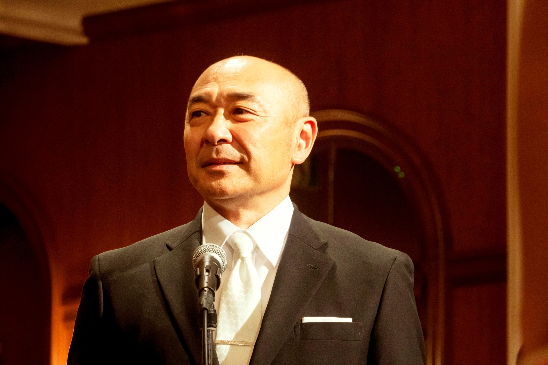 婚头转向剧照的剧照