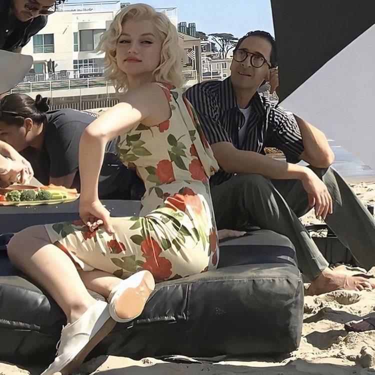 金发梦露剧照的剧照