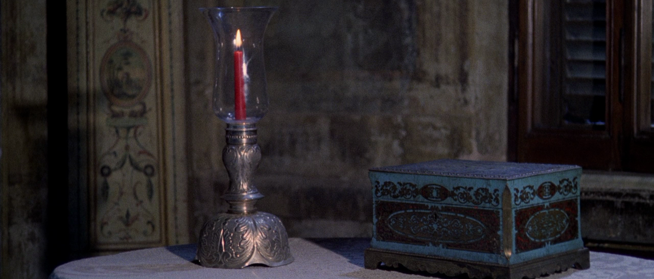 玛丽的白色连衣裙剧照的剧照