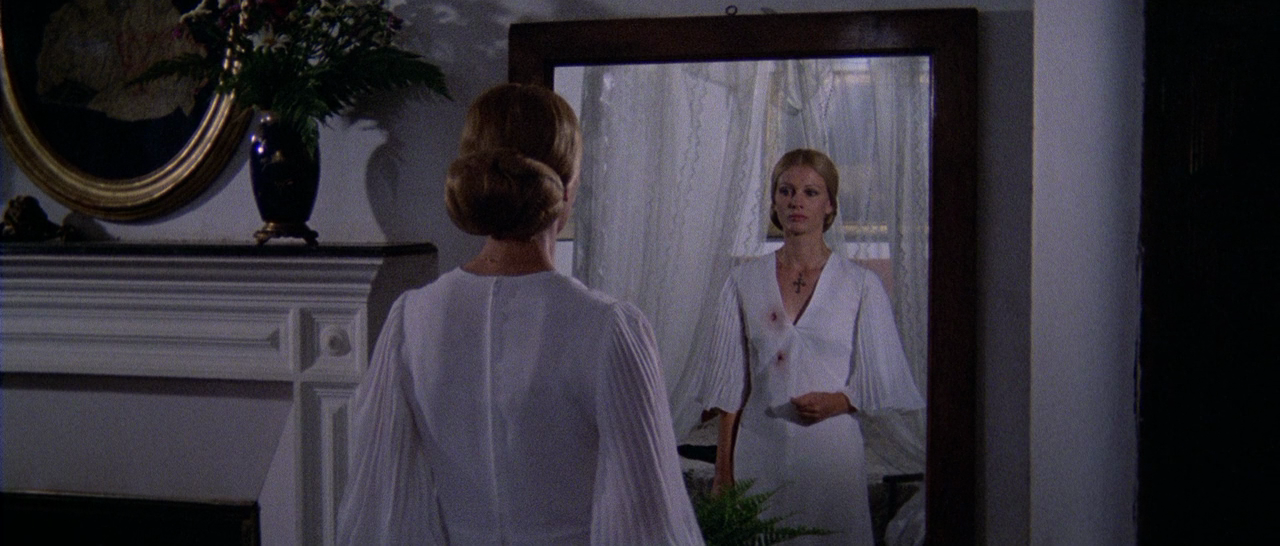 玛丽的白色连衣裙剧照的剧照