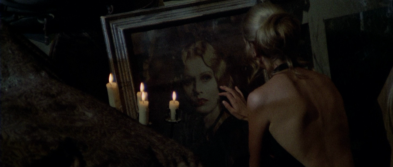 玛丽的白色连衣裙剧照的剧照