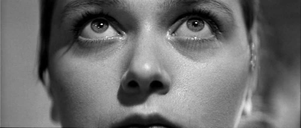 我们一同活到星期一剧照的剧照