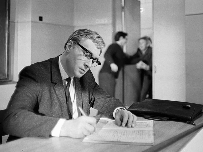 我们一同活到星期一剧照的剧照