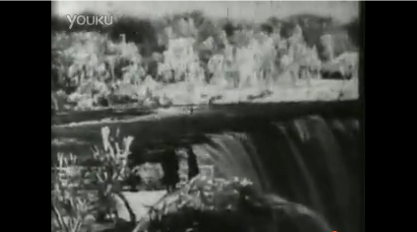 从美国一侧俯拍尼亚加拉大瀑布剧照的剧照