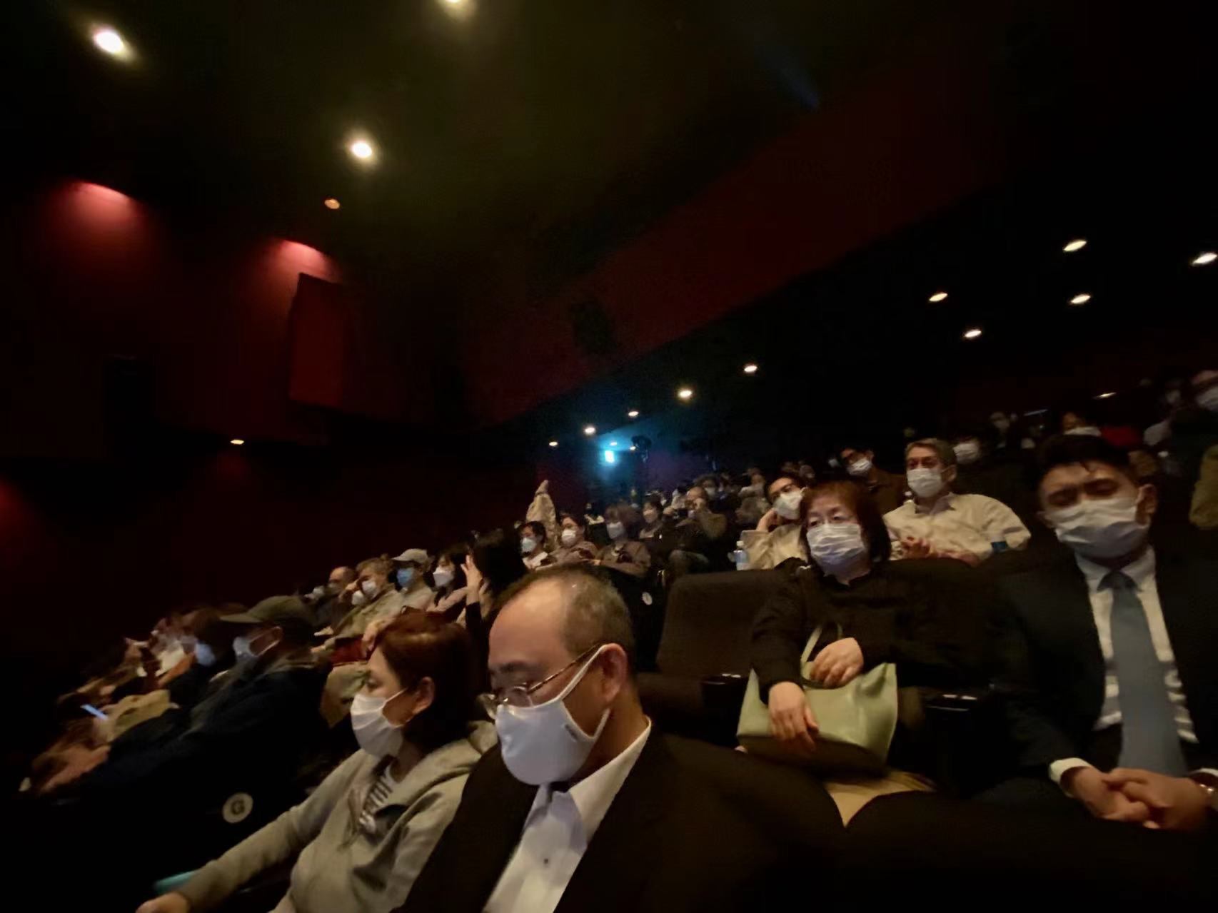 一个和四个剧照的剧照