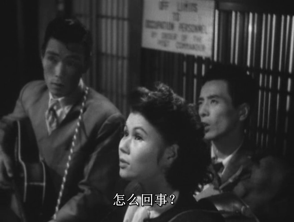 虚饰的盛装剧照的剧照