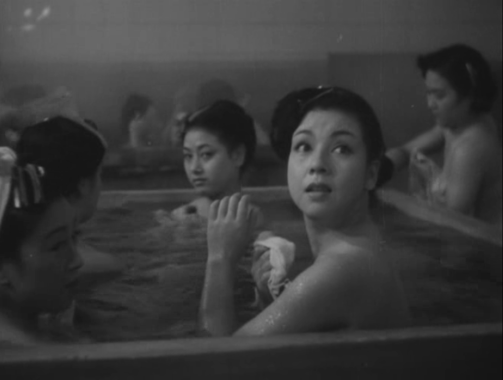 虚饰的盛装剧照的剧照