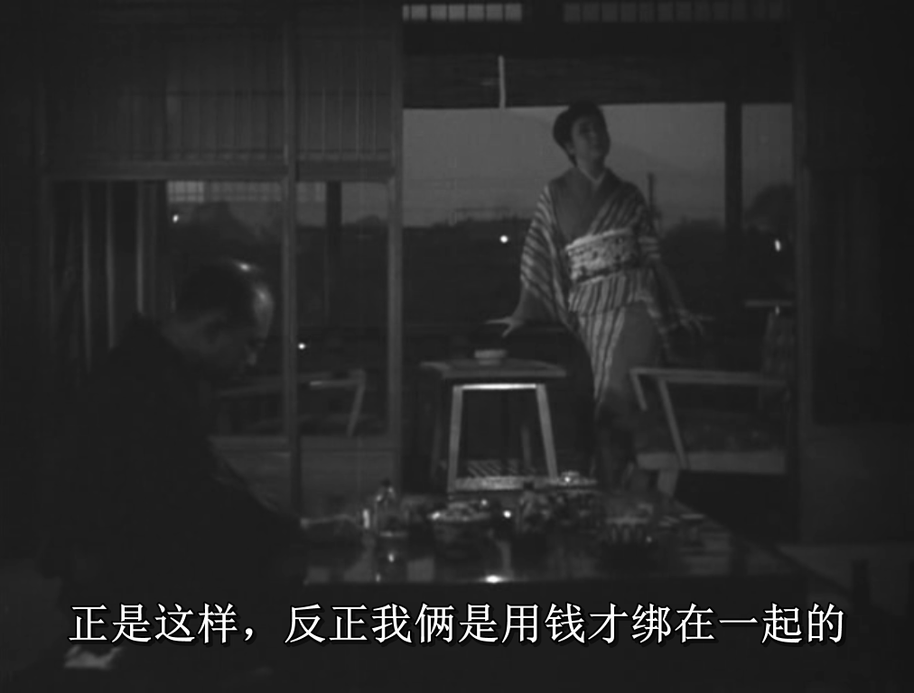 虚饰的盛装剧照的剧照