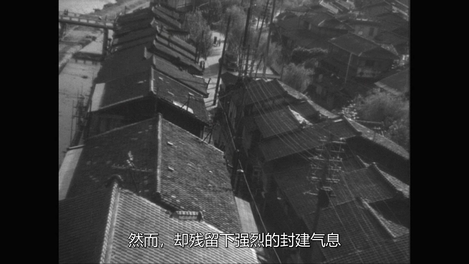 虚饰的盛装剧照的剧照