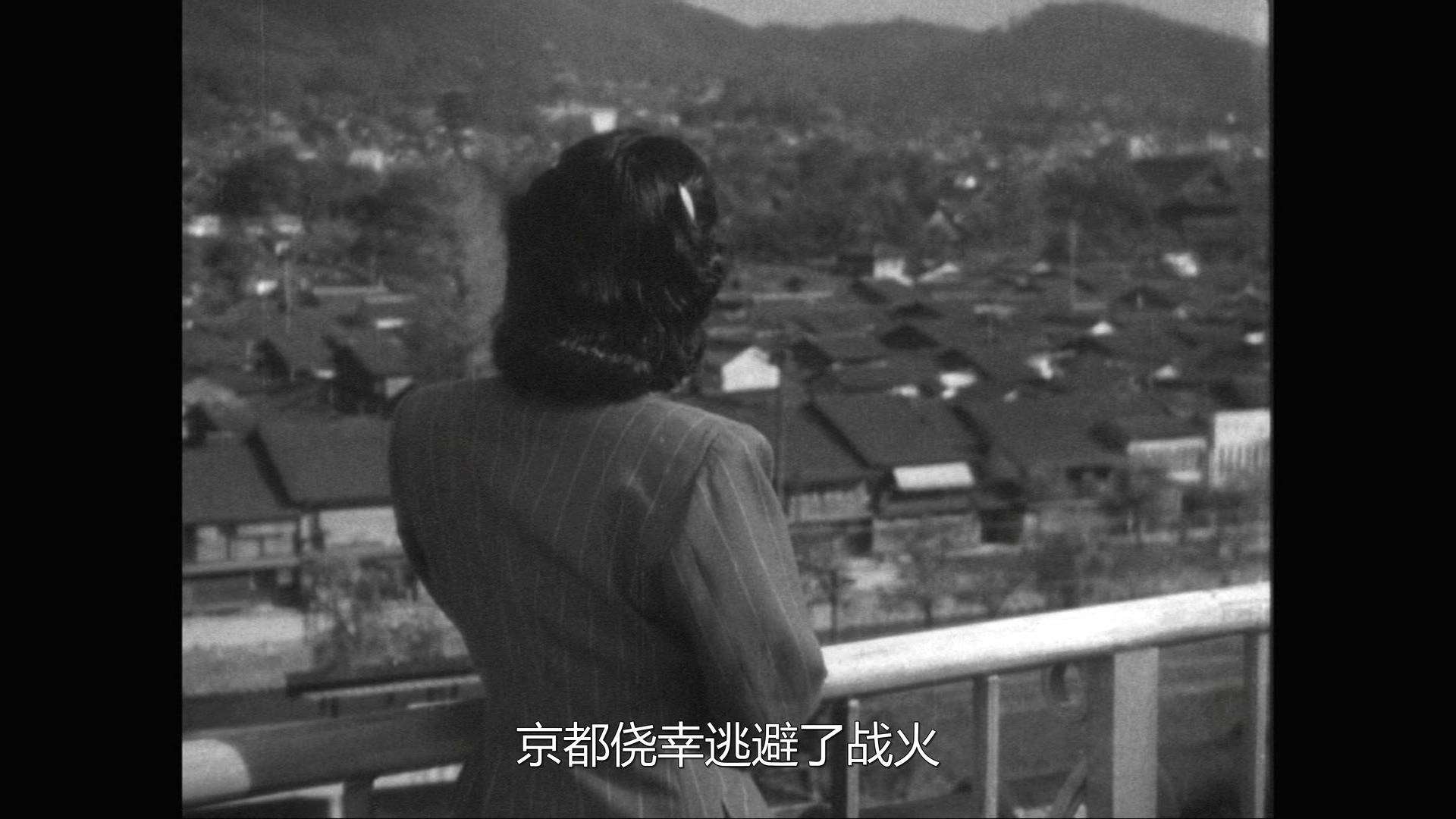 虚饰的盛装剧照的剧照