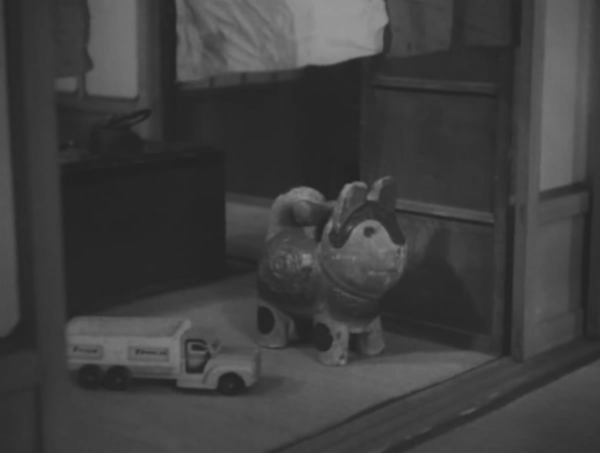 虚饰的盛装剧照的剧照