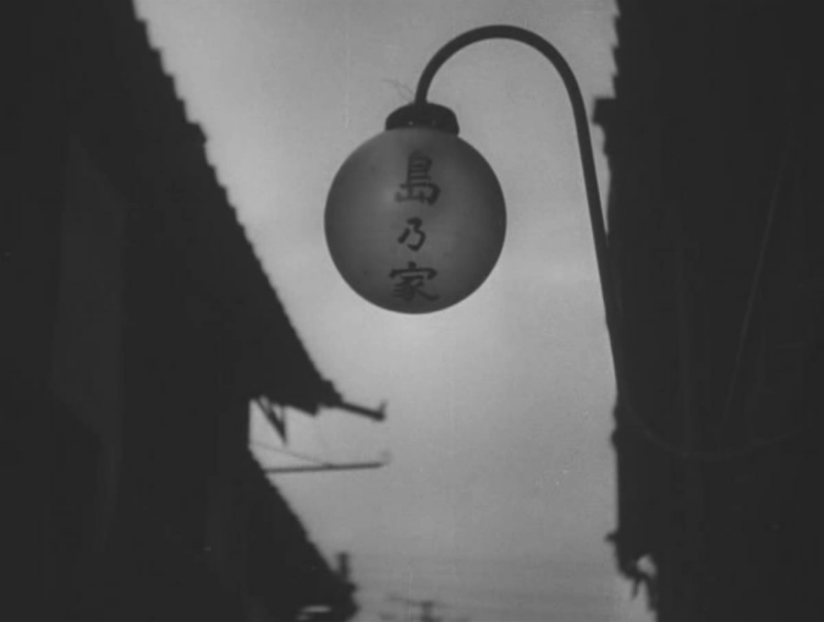 虚饰的盛装剧照的剧照