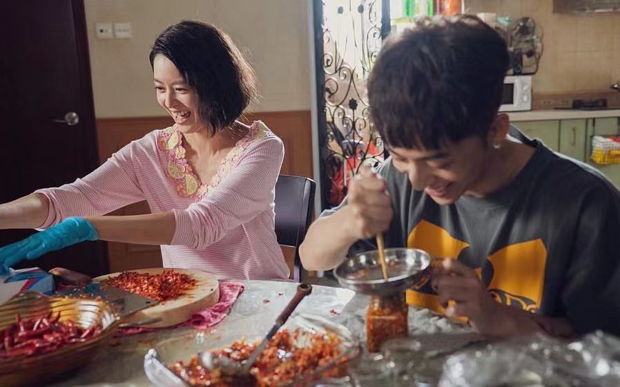 阖家辣剧照的剧照