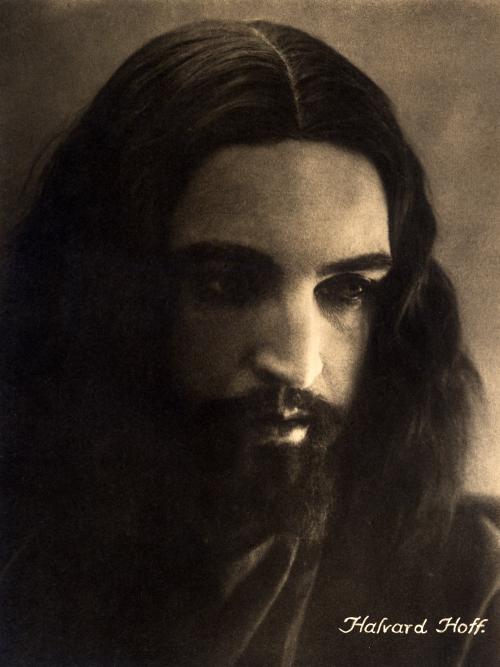 撒旦日记剧照的剧照