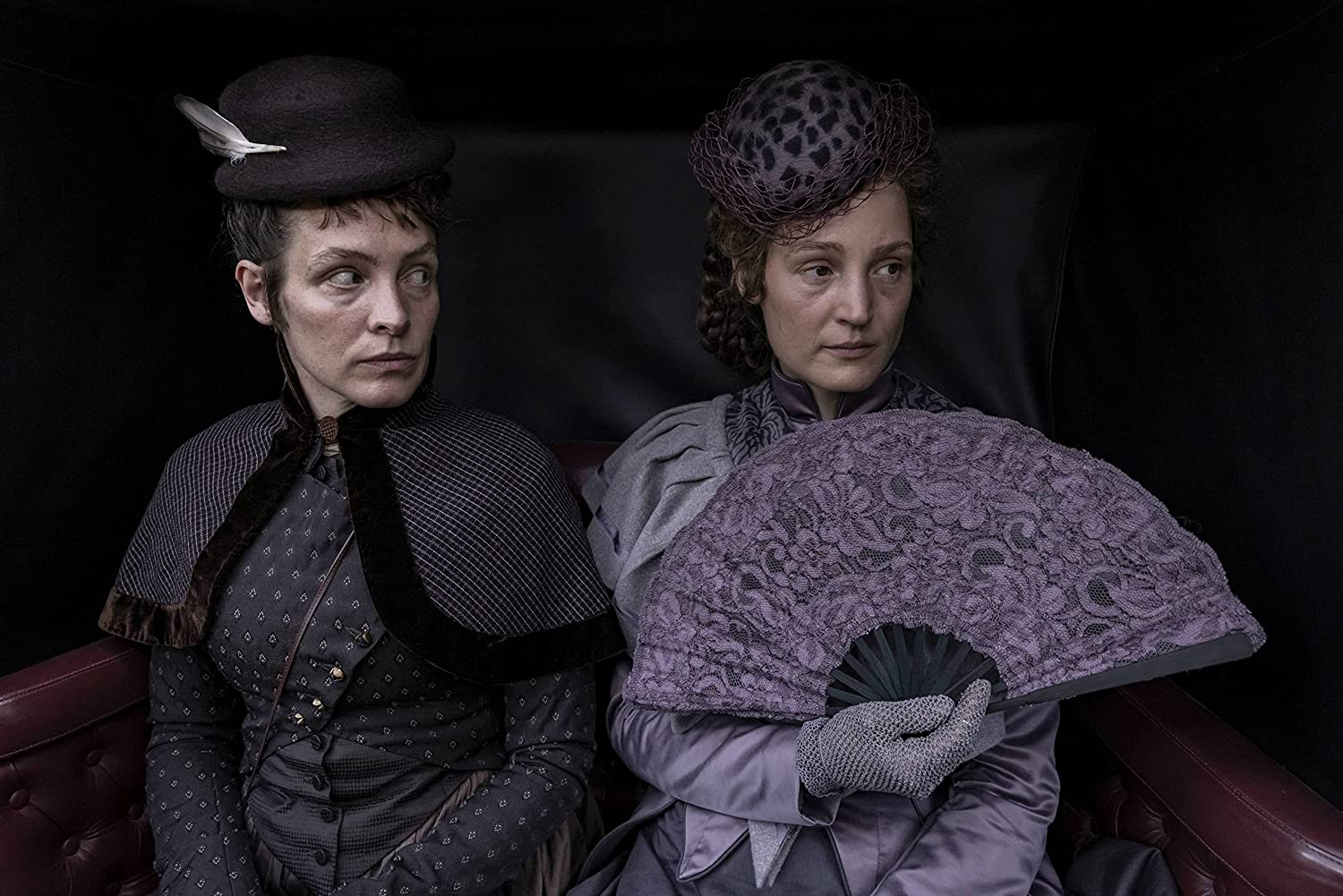 束胸剧照的剧照