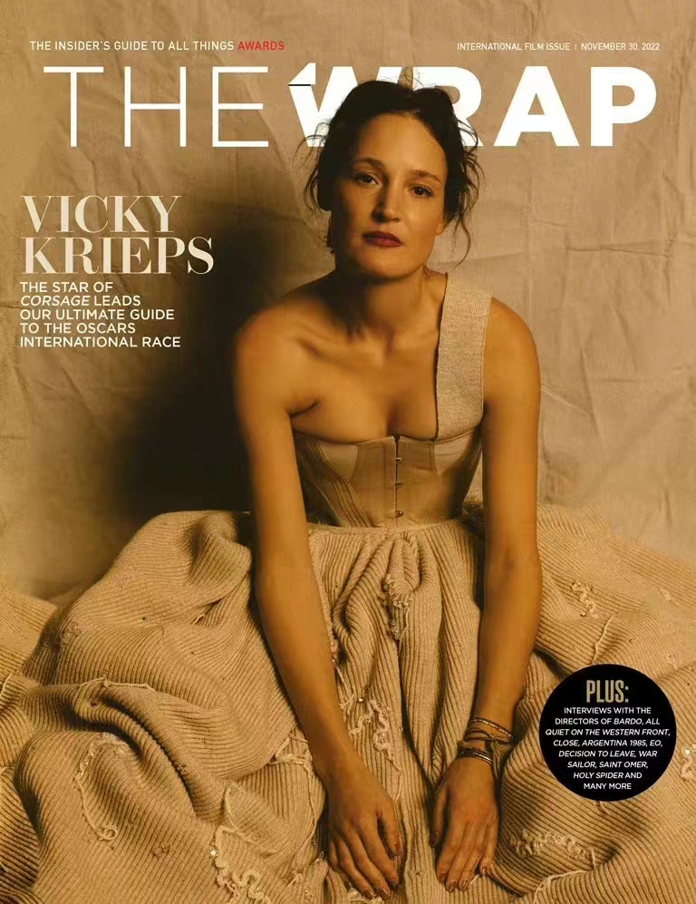 束胸剧照的剧照