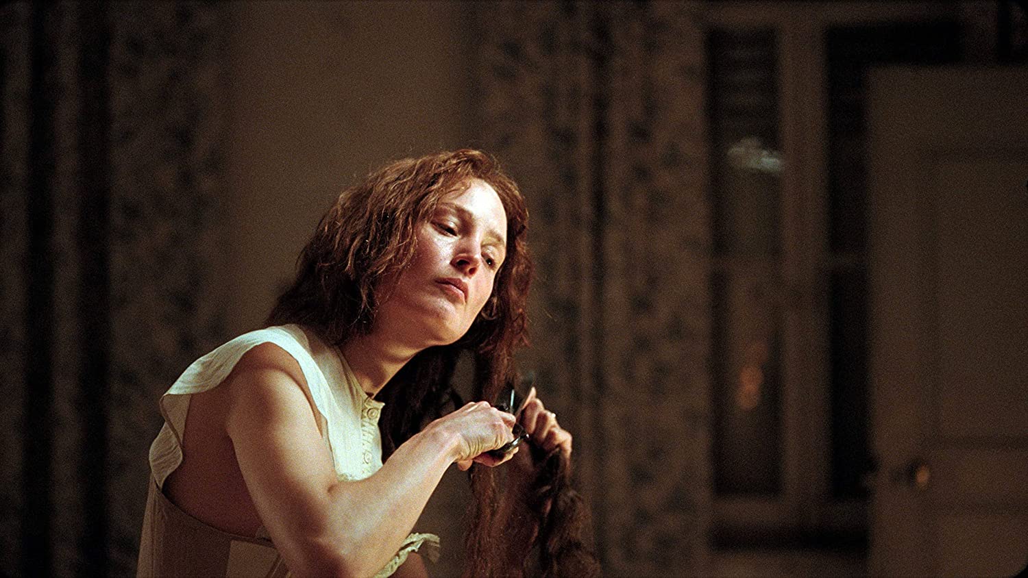 束胸剧照的剧照