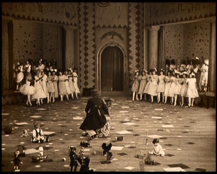 真人玩偶剧照的剧照