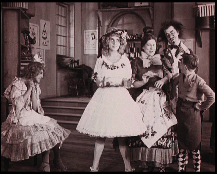 真人玩偶剧照的剧照