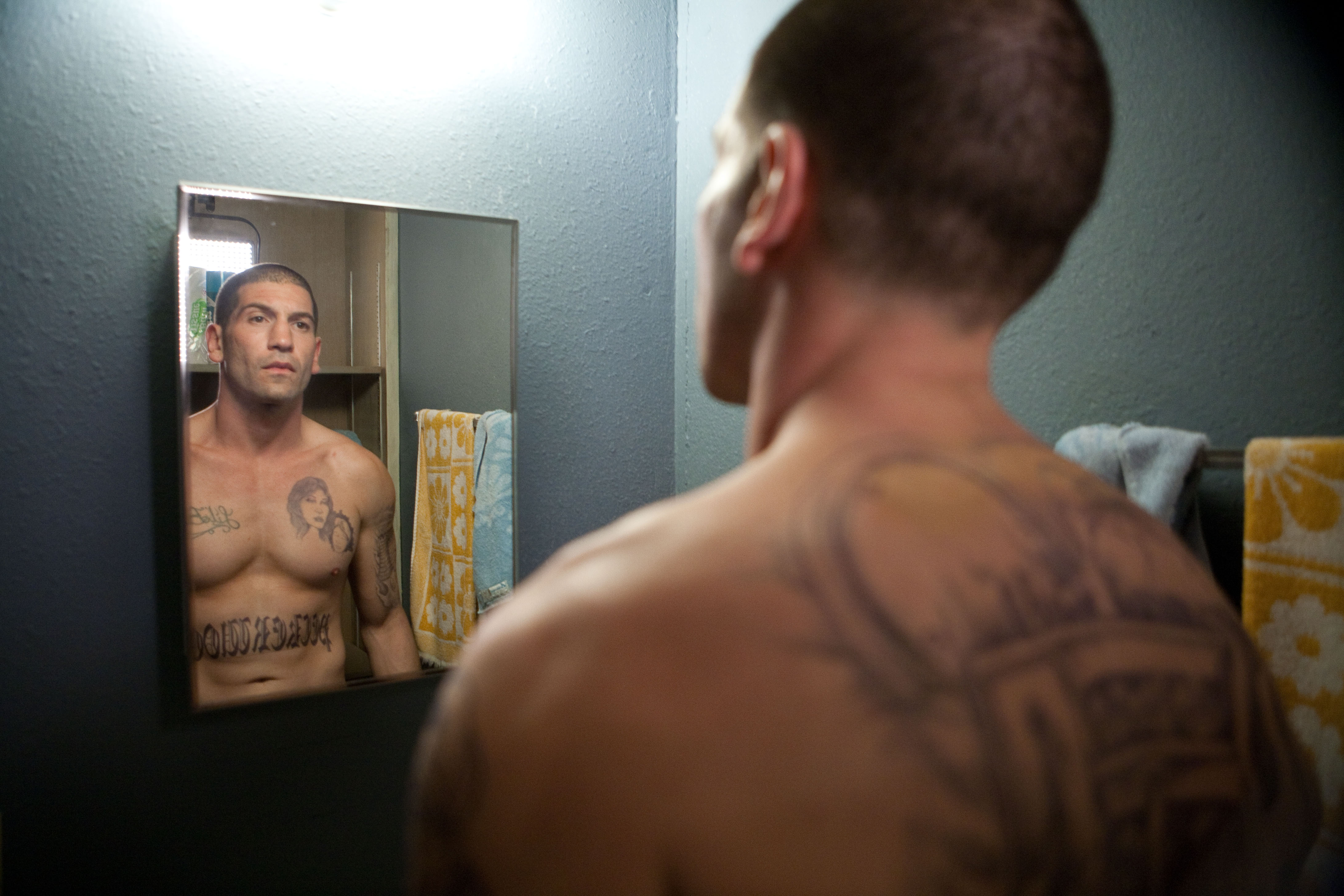 告密者剧照的剧照