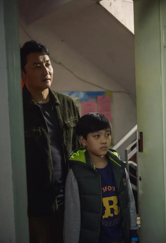 因爱而伟大剧照的剧照