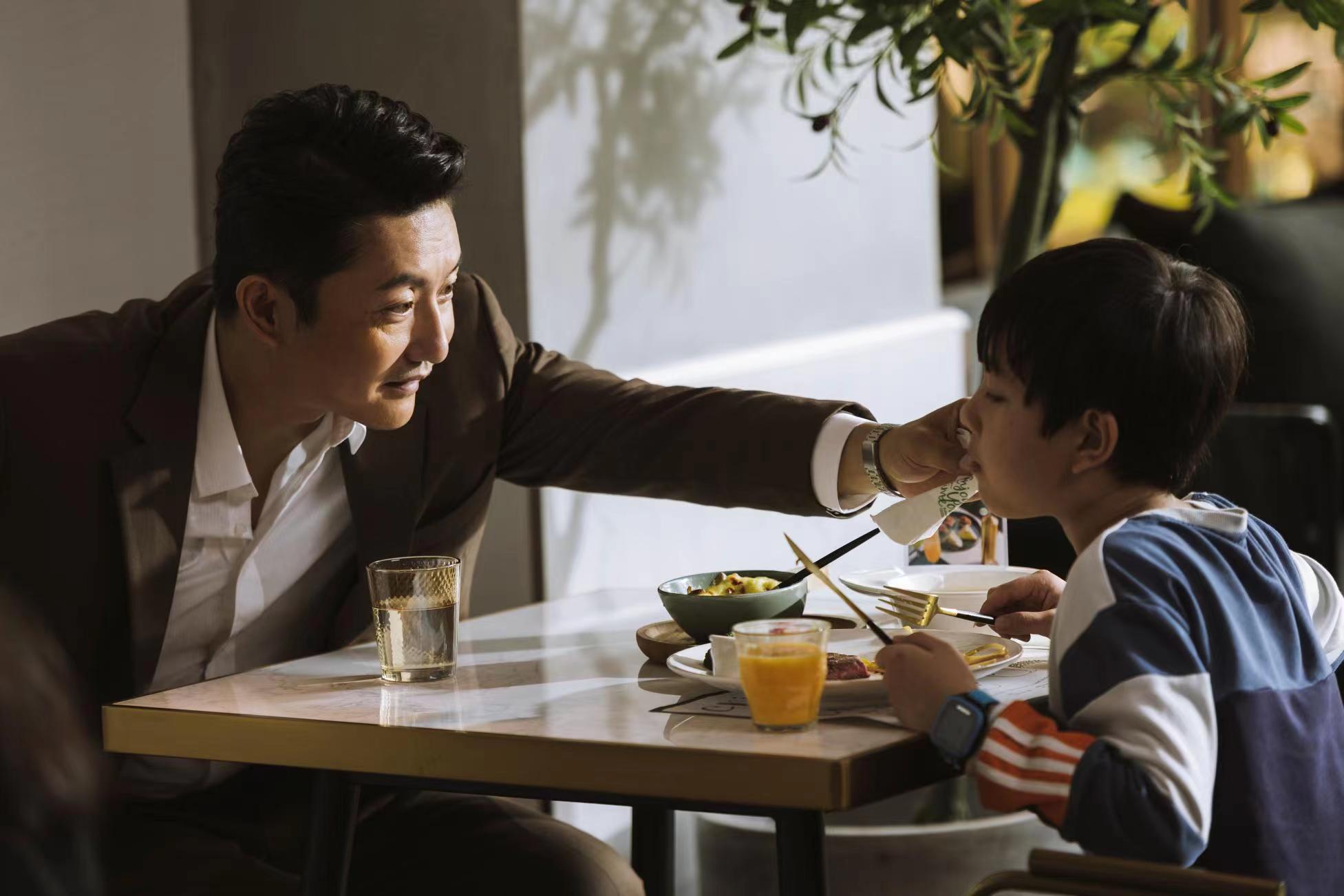 因爱而伟大剧照的剧照